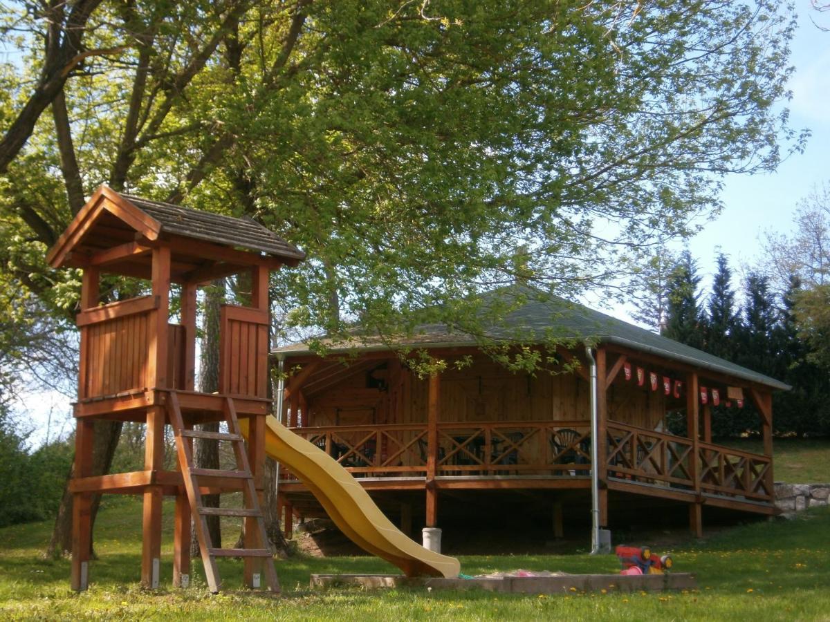 Bed and Breakfast Nagy-Magyarorszag Park Isztimer Екстер'єр фото