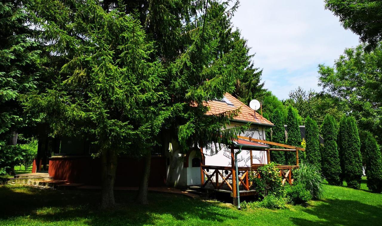 Bed and Breakfast Nagy-Magyarorszag Park Isztimer Екстер'єр фото